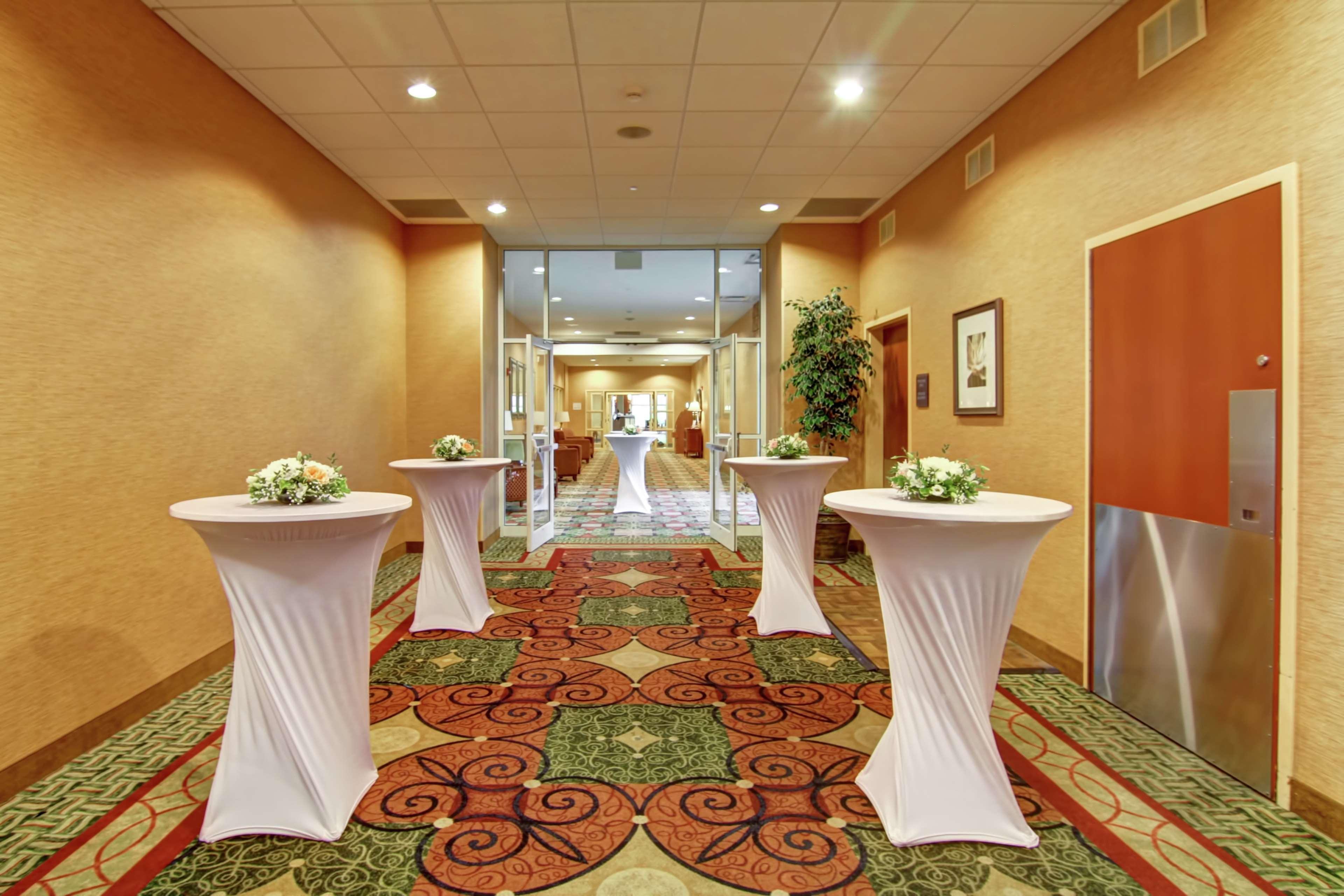 Hilton Garden Inn Ottawa Airport Екстер'єр фото