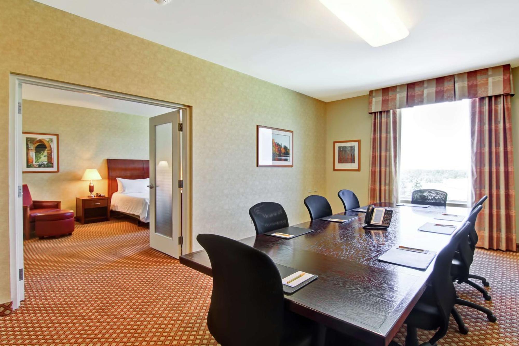 Hilton Garden Inn Ottawa Airport Екстер'єр фото