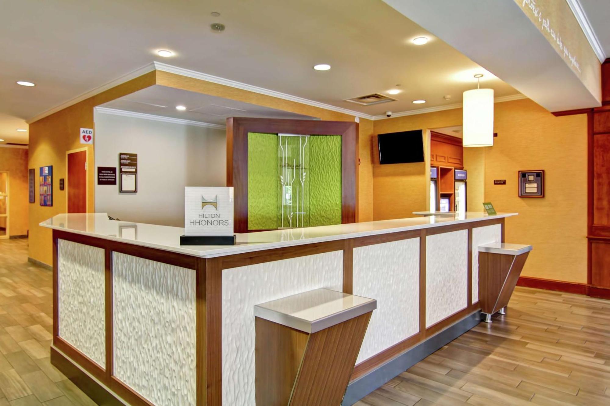 Hilton Garden Inn Ottawa Airport Екстер'єр фото