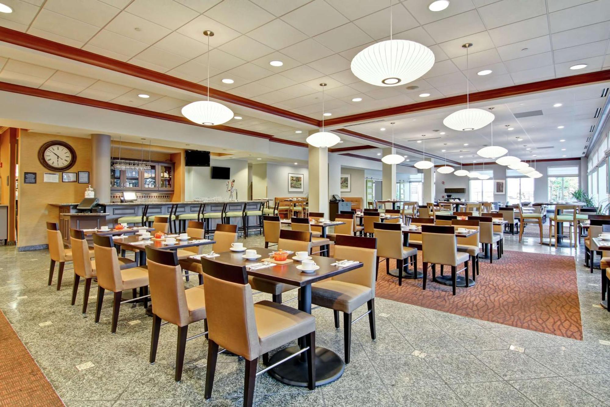 Hilton Garden Inn Ottawa Airport Екстер'єр фото