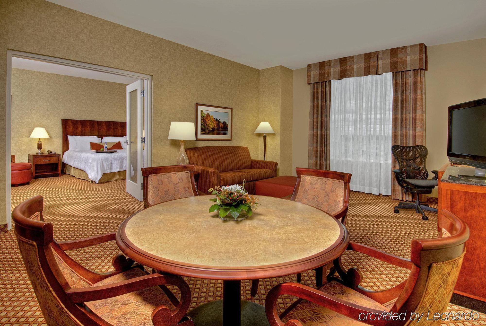 Hilton Garden Inn Ottawa Airport Номер фото