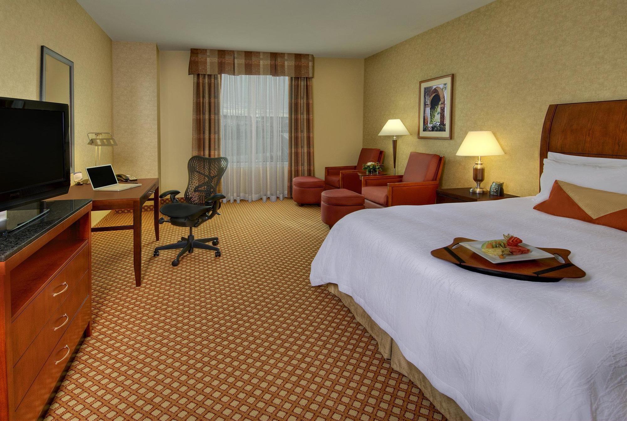 Hilton Garden Inn Ottawa Airport Екстер'єр фото